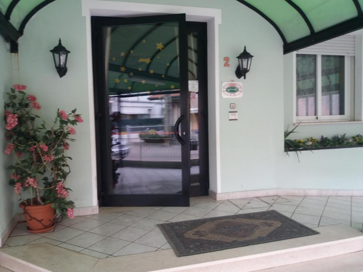 Hotel Fatima Rimini Exterior foto
